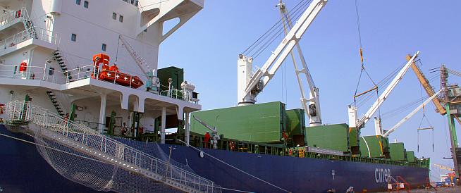 Vessel Izmir receives plaque for its maiden voyage